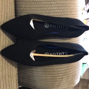 Black Rothy’s brand new without tags. Never worn.